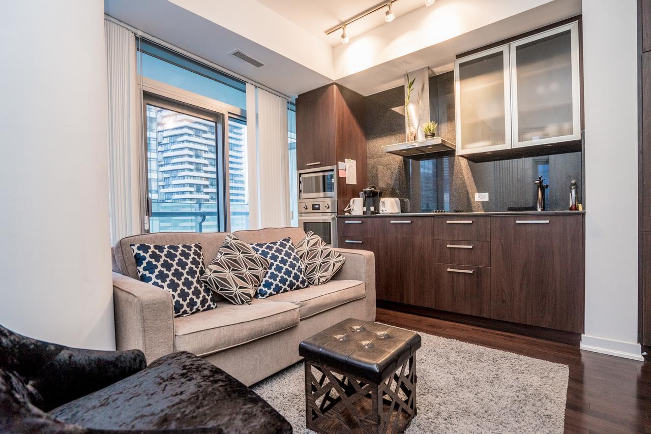 Aaira Suites โตรอนโต ภายนอก รูปภาพ