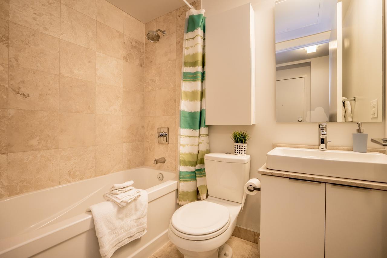 Aaira Suites โตรอนโต ภายนอก รูปภาพ