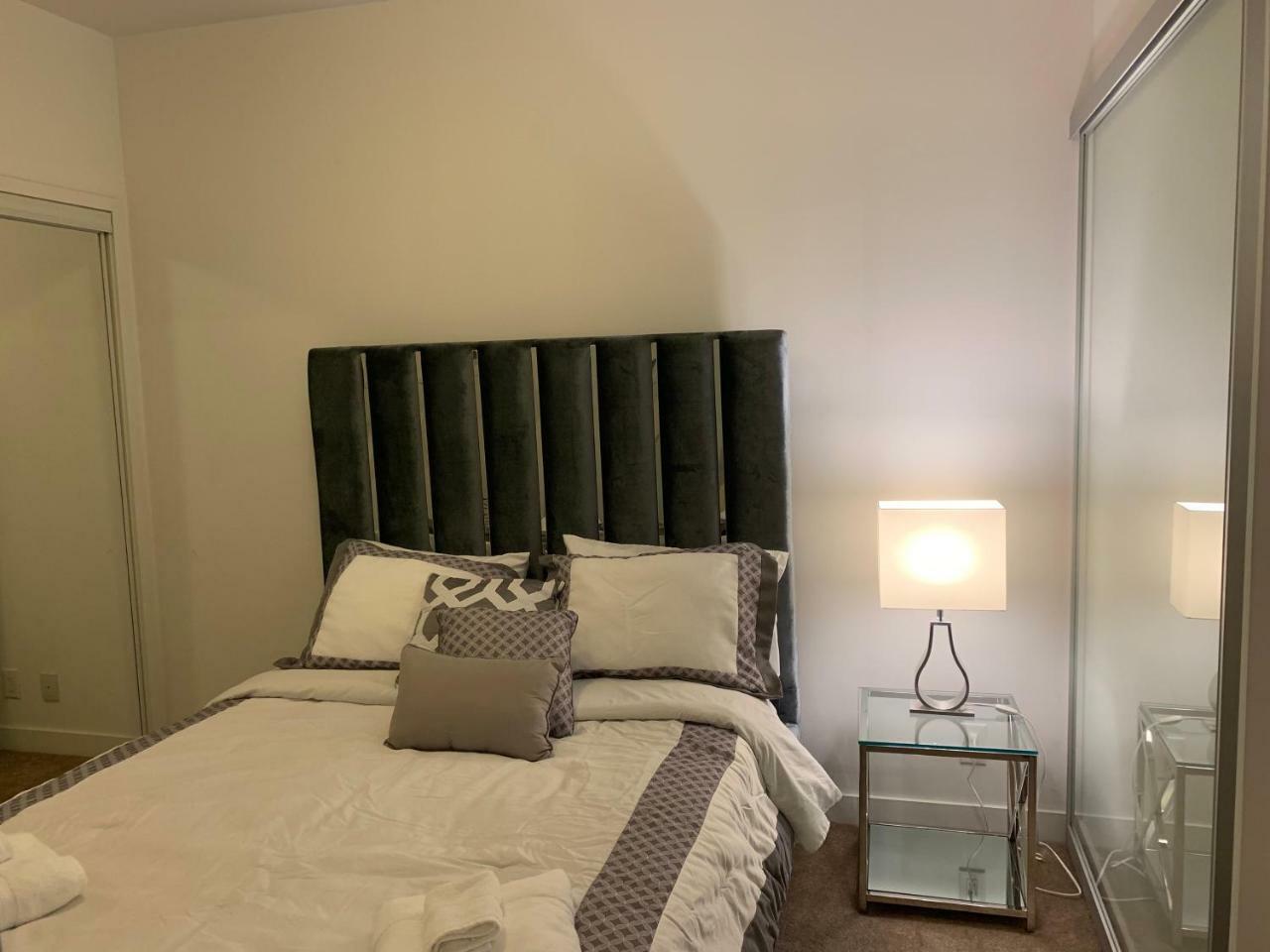 Aaira Suites โตรอนโต ภายนอก รูปภาพ