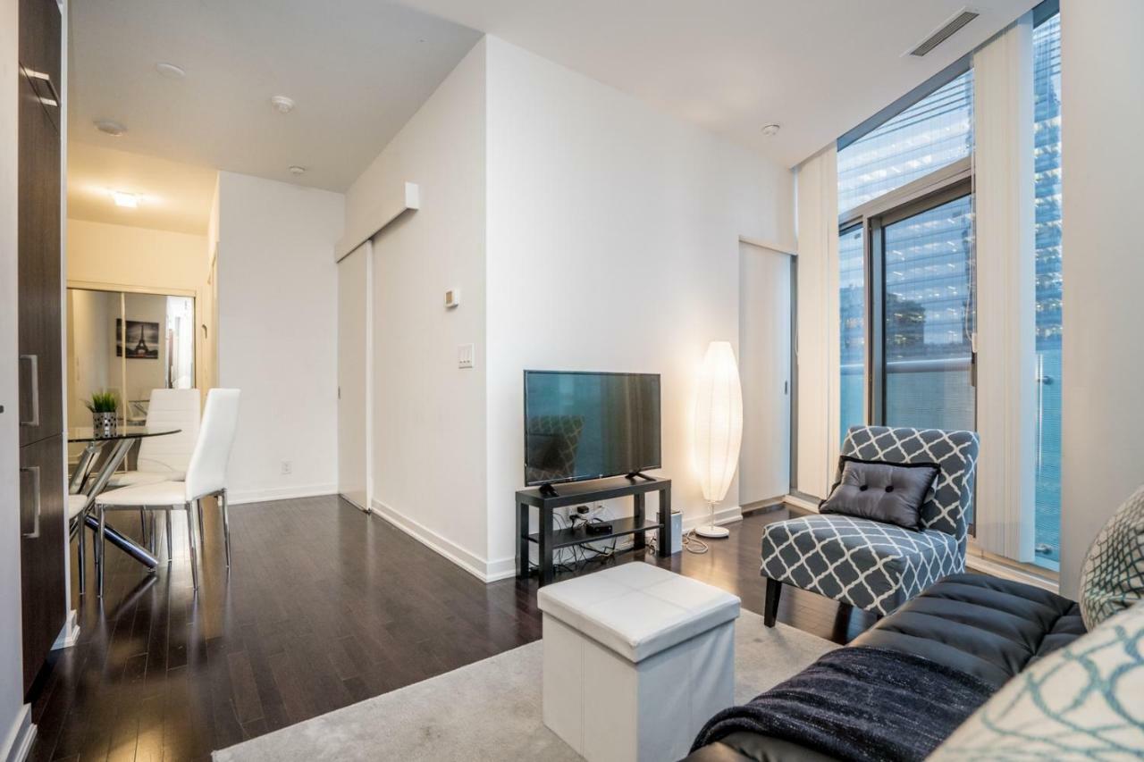 Aaira Suites โตรอนโต ภายนอก รูปภาพ