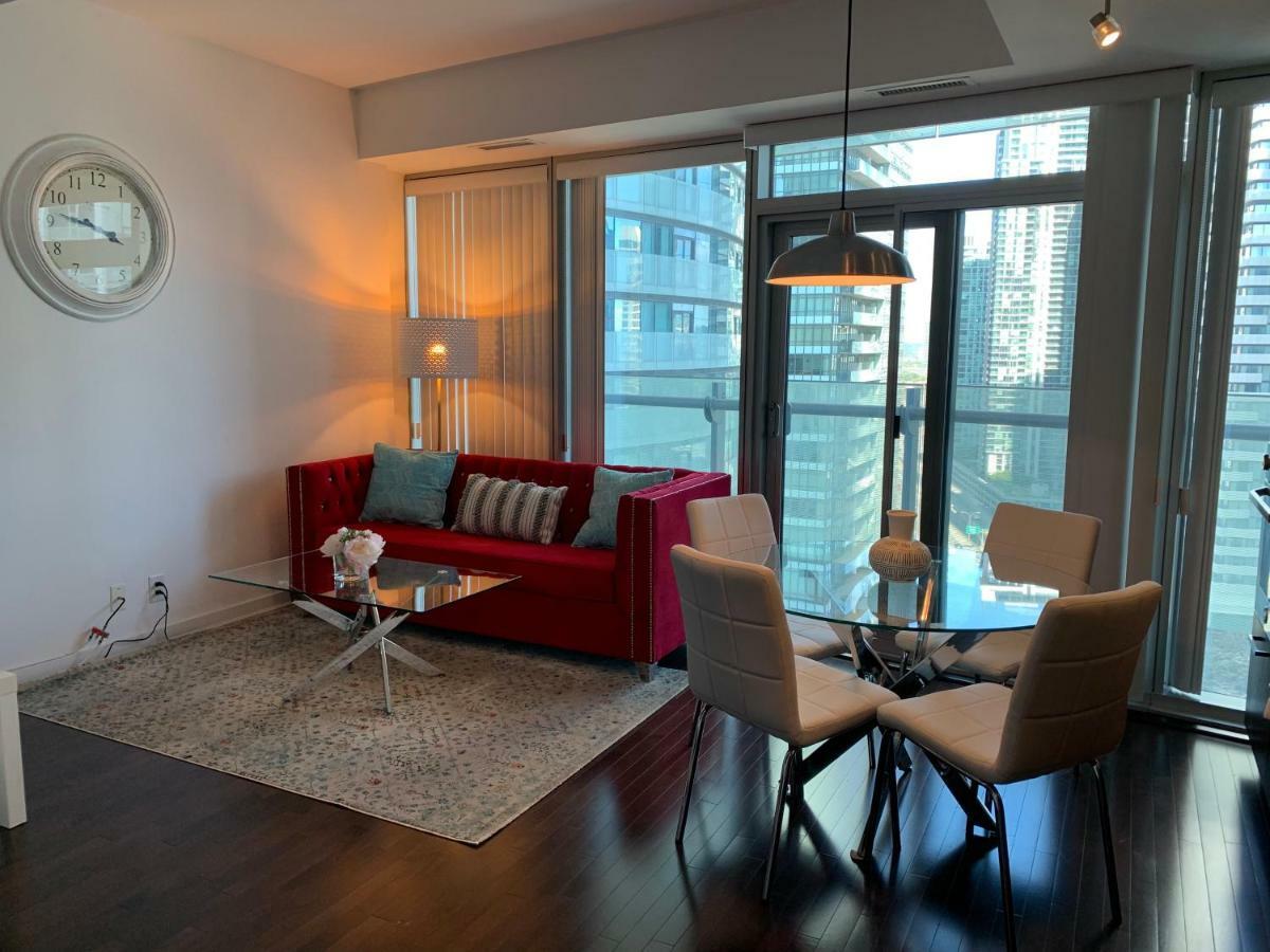 Aaira Suites โตรอนโต ภายนอก รูปภาพ