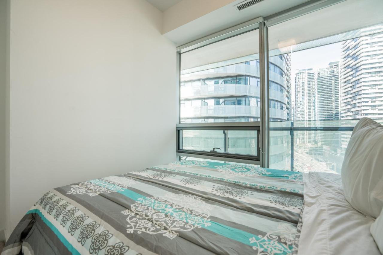 Aaira Suites โตรอนโต ภายนอก รูปภาพ