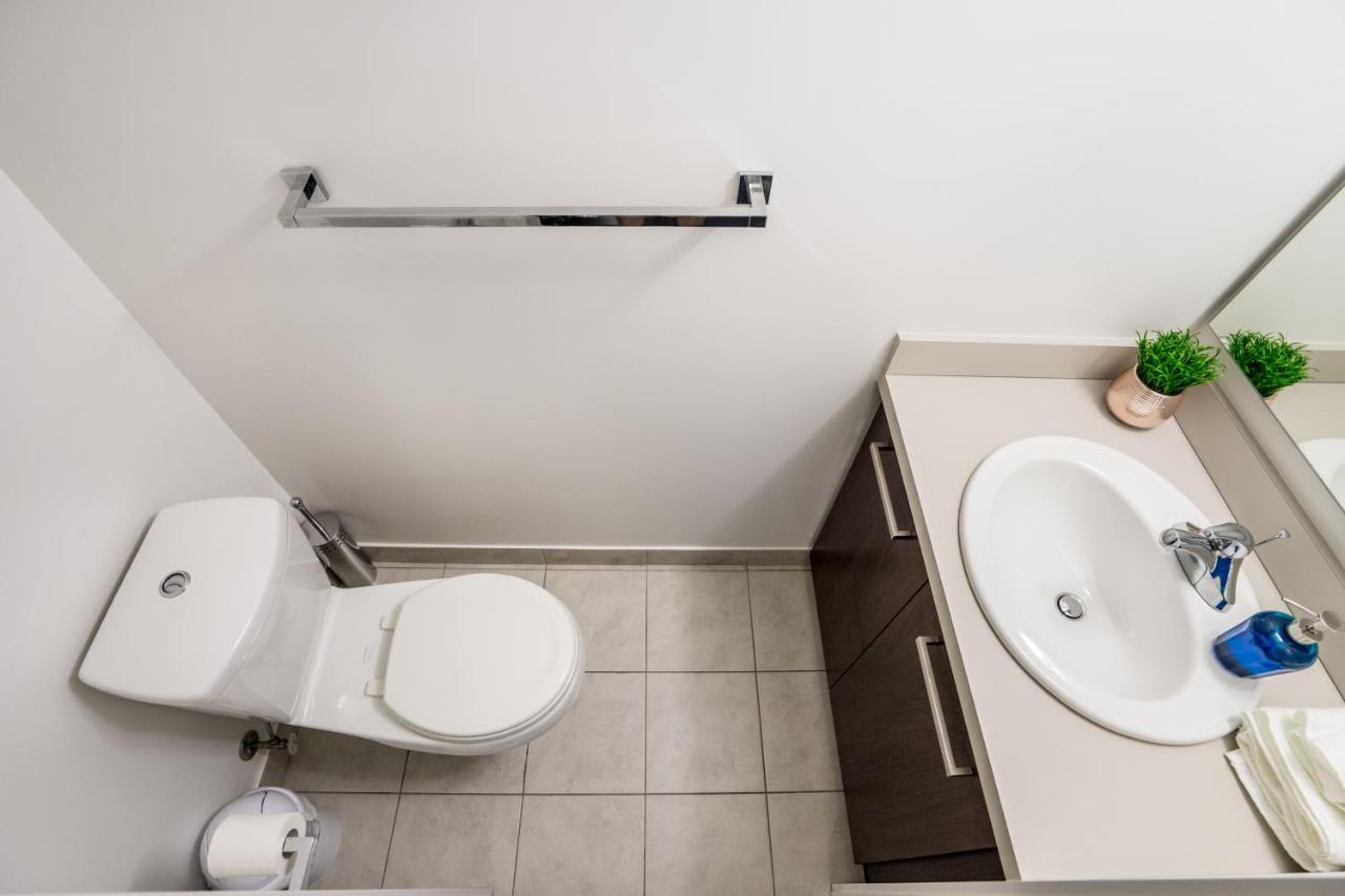 Aaira Suites โตรอนโต ภายนอก รูปภาพ
